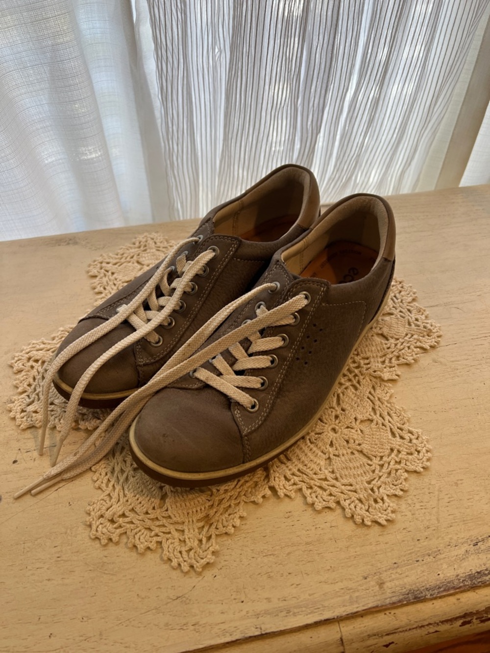 ECCO Brown Leather Lace-Up Sneakers Comfort Casual Shoes Women’s 38 (US 7)